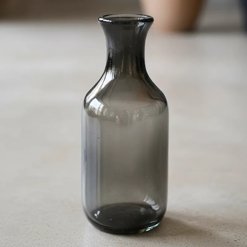Set de Botella y Vaso de Vidrio Humo