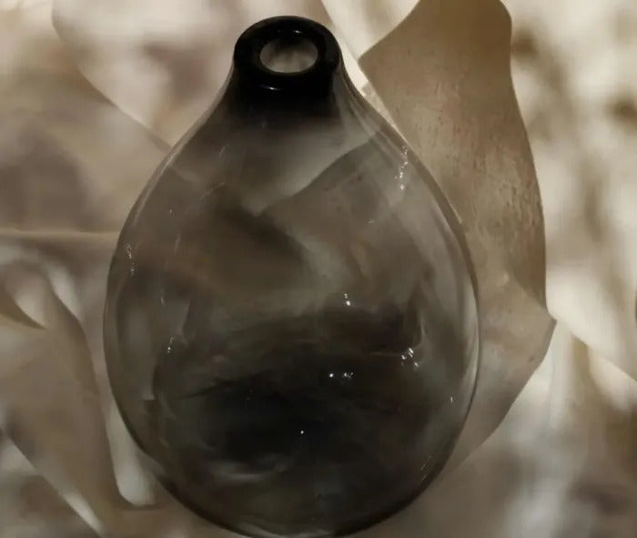 Jarrón de Vidrio Soplado Gota Humo 50 × 30 cm | Hecho a Mano